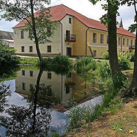 Zamek Jindrichovice Hotel Kolinec Exterior foto