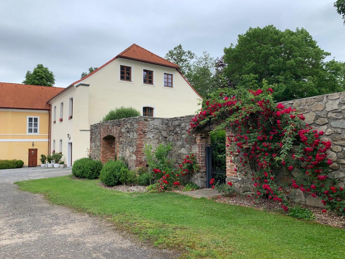 Zamek Jindrichovice Hotel Kolinec Exterior foto