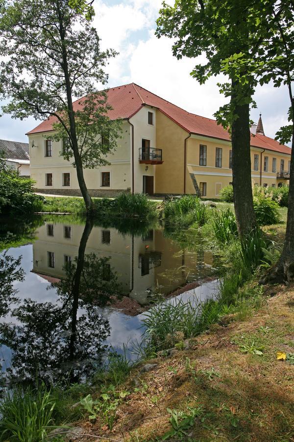 Zamek Jindrichovice Hotel Kolinec Exterior foto